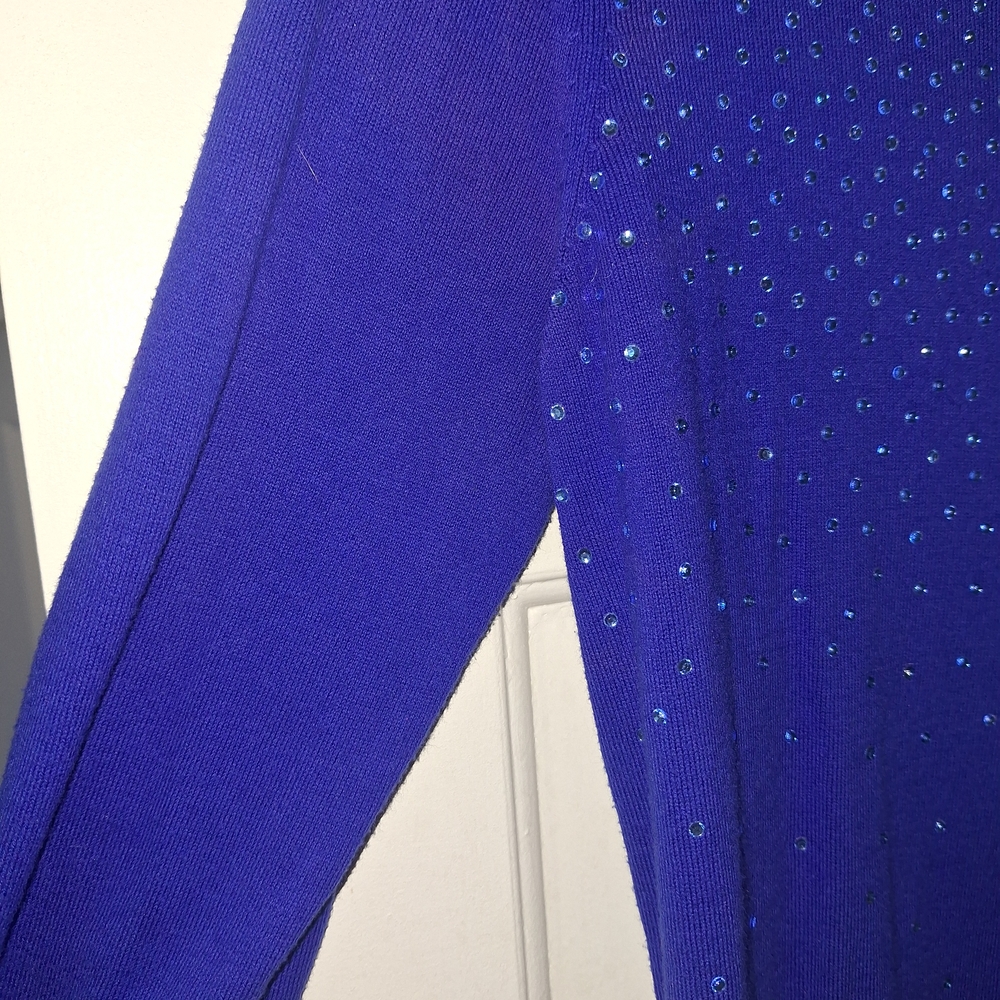 Express Sweater - Picture 4 of 7